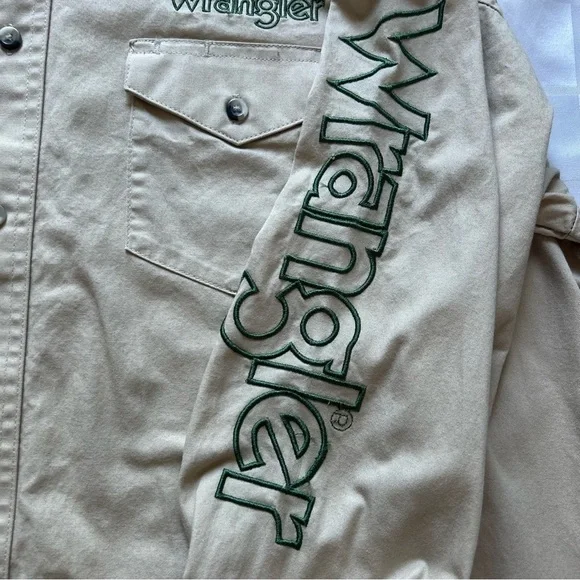 Wrangler Vintage Tan & Green Full Sleeve Button Down Top With Branded Sleeve - Picture 10 of 13